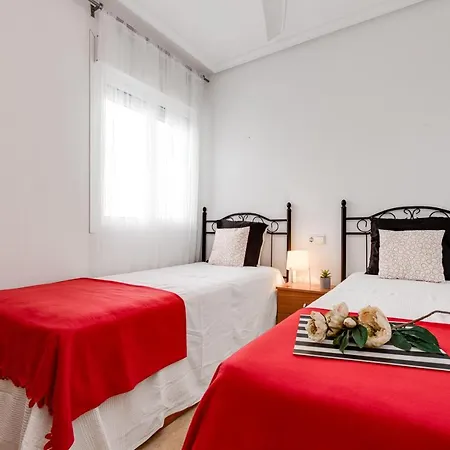 Sunny Casita, Torrevieja, Modern 2 Bed Floor דירה טורבייחה